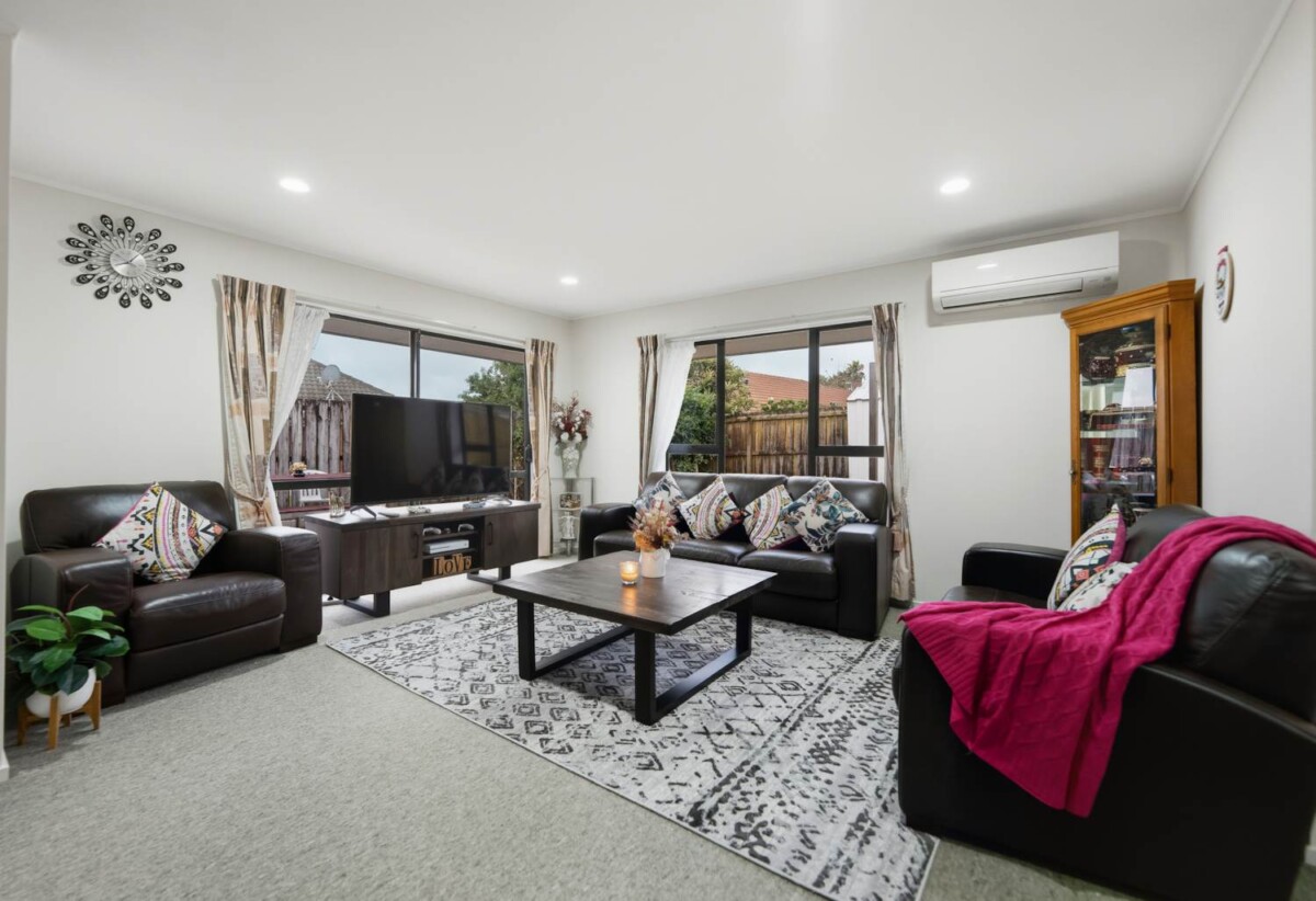 Once in 20 years, Brick and tile 3 beds 1 bath house with double garage on 505m2 section, close to schools shops, parks, shopping centres, 1 km to Tangaroa College, 1.1 km to Sancta Maria College, 1.3 km to Chapel Downs School, 47 Michael Jones Drive, Flat Bush, Auckland