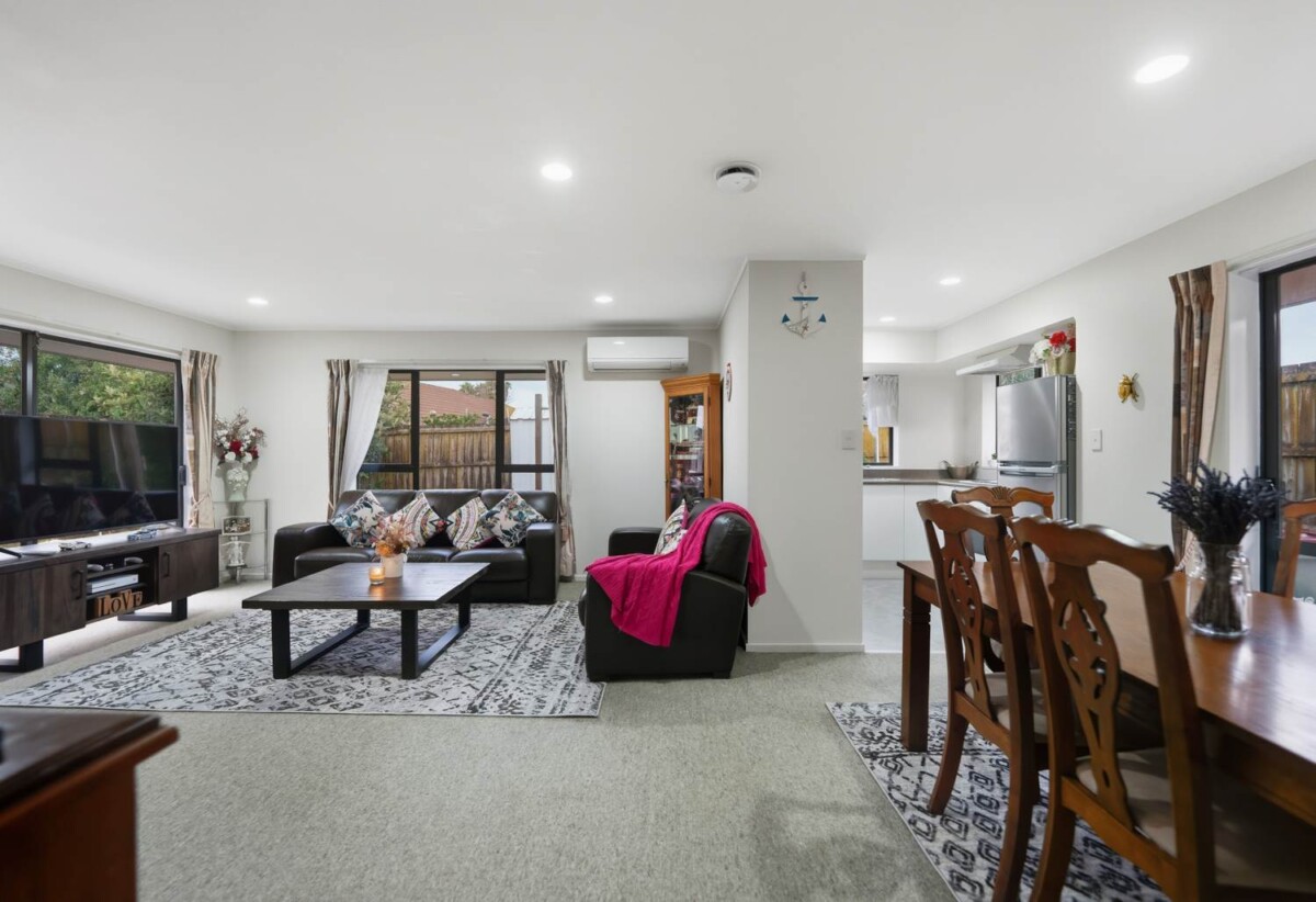 Once in 20 years, Brick and tile 3 beds 1 bath house with double garage on 505m2 section, close to schools shops, parks, shopping centres, 1 km to Tangaroa College, 1.1 km to Sancta Maria College, 1.3 km to Chapel Downs School, 47 Michael Jones Drive, Flat Bush, Auckland