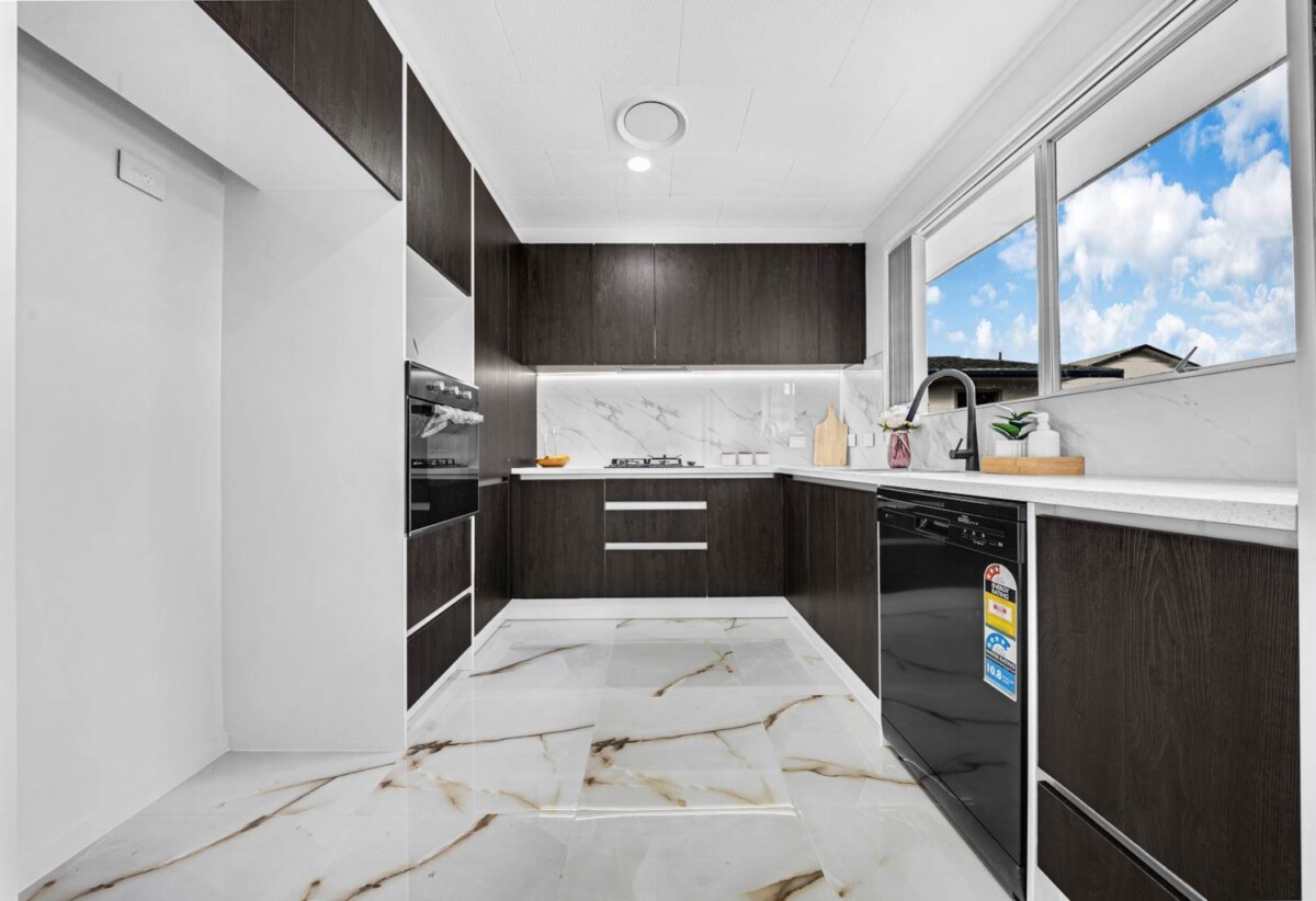 Renovated 4 beds 2 baths house with garage on 600m2 section, 0.7 km to Elm Park School, 1.8 km to Pakuranga College, 1.9 km to Farm Cove Intermediate, 38 Hope Farm Avenue, Pakuranga Heights, Auckland