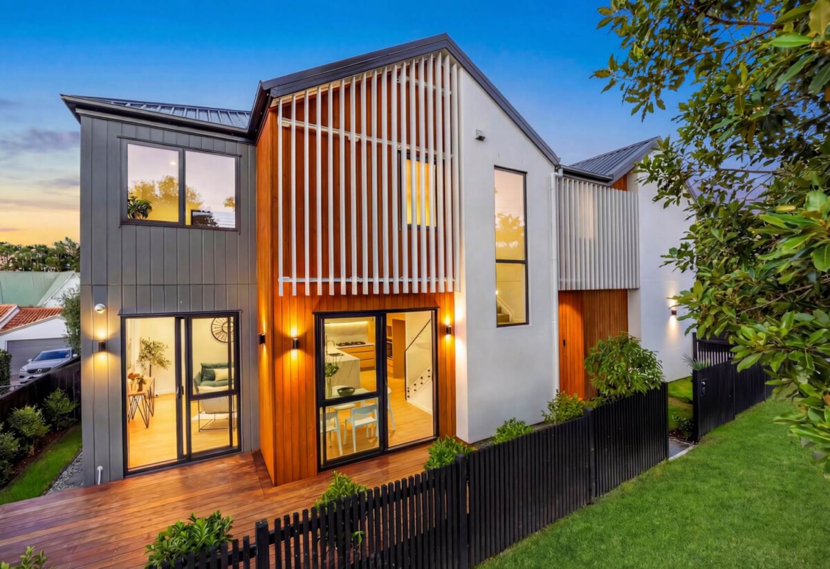 Double Westlake High School Zone, Master Build 10-Year Guarantee, Brandnew 4 beds 3 baths home with garage and study nook, Central air-conditioning , close to Milford Village, schools, beach, motorway access, 0.3 km to Milford School (Auckland), 0.8 km to Westlake Boys’ High School, 0.9 km to Westlake Girls’ High School, 1.3 km to Takapuna Normal Intermediate, Lots 1-3/7 Alma Road, Milford, Auckland