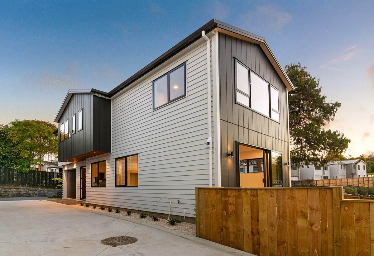 Rangitoto College zone, Brandnew 4 beds + study 2.5 baths house with garage and deck on 214m2 section, minutes to Albany Mall, 1.5 km to Rangitoto College, 1.1 km to Northcross Intermediate, 1.2 km to Pinehill School (Browns Bay), 7 Weetman Drive, Browns Bay, Auckland