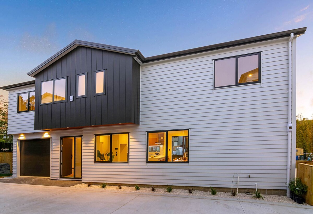 Rangitoto College zone, Brandnew 4 beds + study 2.5 baths house with garage and deck on 214m2 section, minutes to Albany Mall, 1.5 km to Rangitoto College, 1.1 km to Northcross Intermediate, 1.2 km to Pinehill School (Browns Bay), 7 Weetman Drive, Browns Bay, Auckland