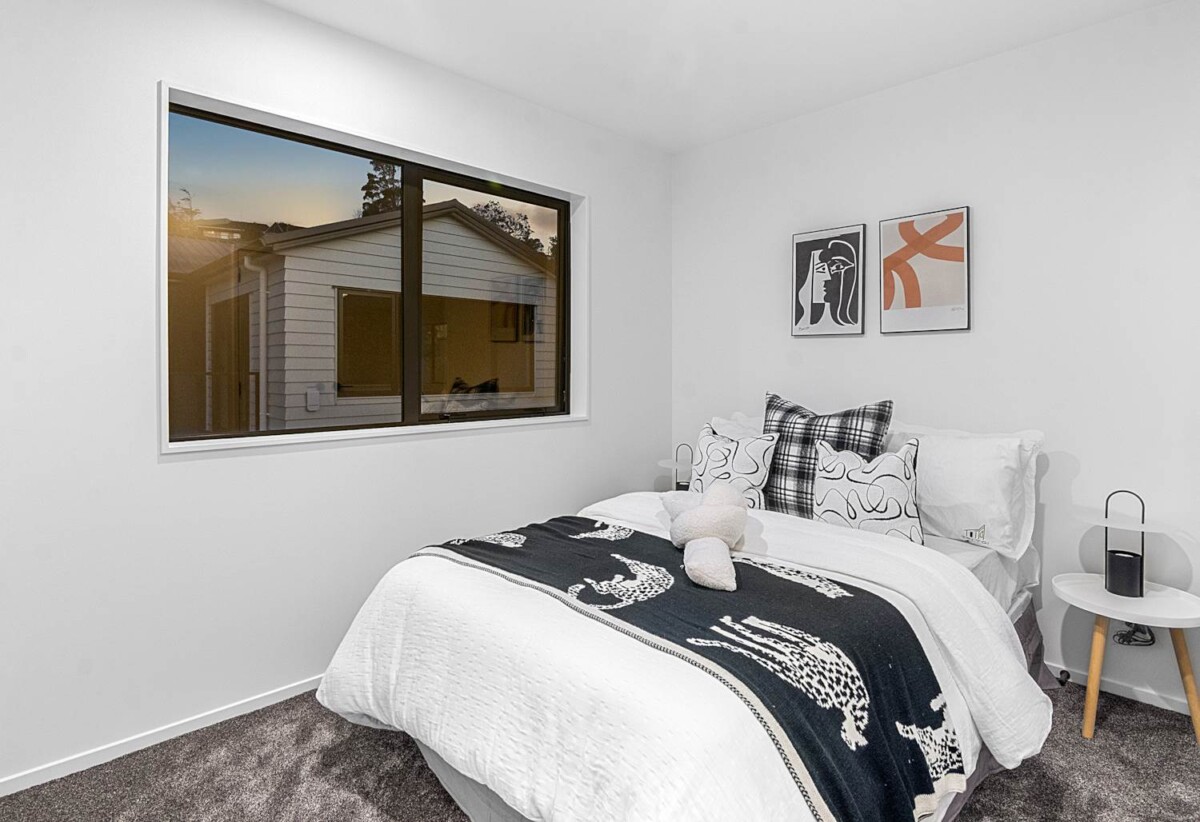 Rangitoto College zone, Brandnew 4 beds + study 2.5 baths house with garage and deck on 214m2 section, minutes to Albany Mall, 1.5 km to Rangitoto College, 1.1 km to Northcross Intermediate, 1.2 km to Pinehill School (Browns Bay), 7 Weetman Drive, Browns Bay, Auckland