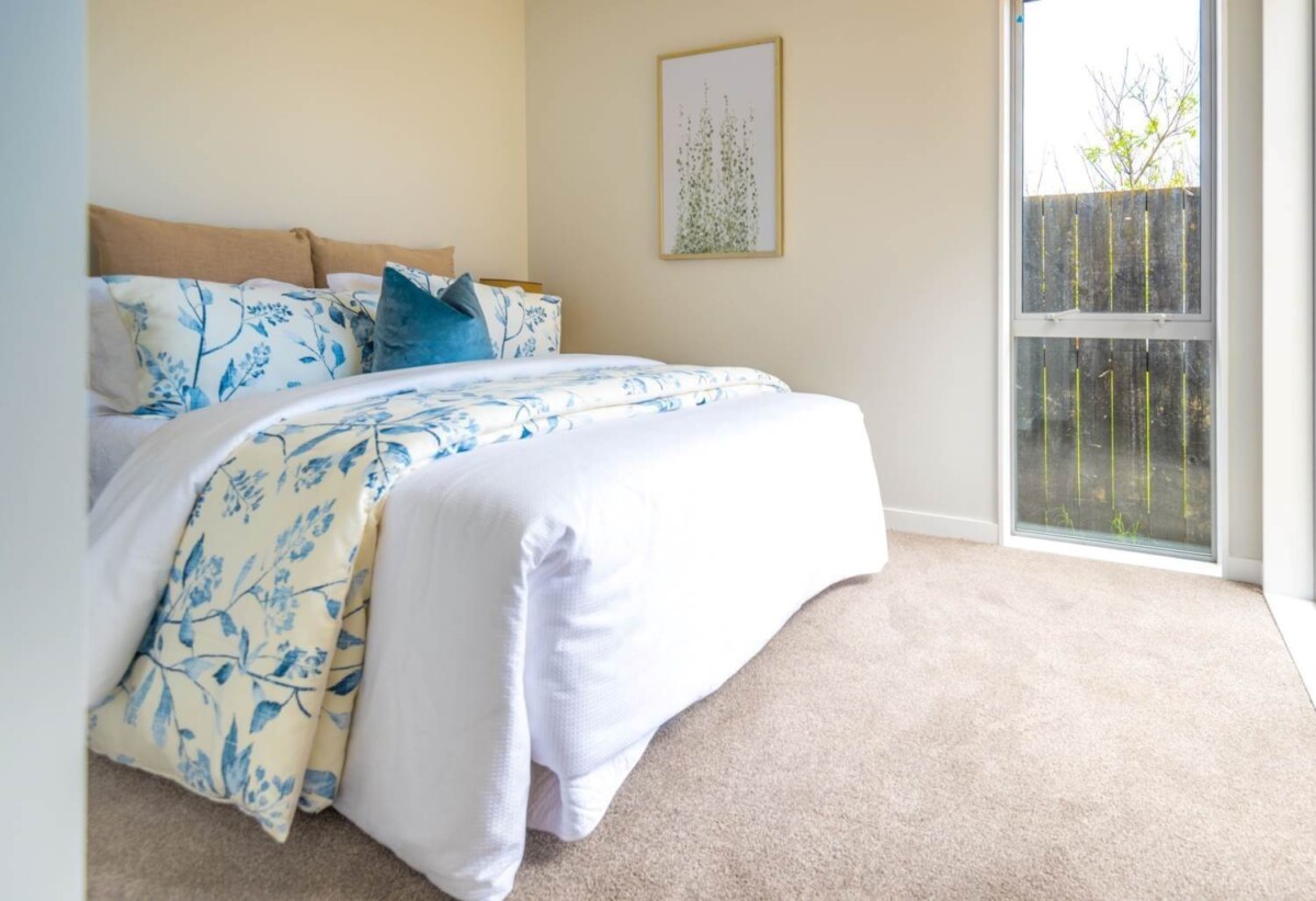 For rent, 4 beds 3 baths house with garage, available 5th March, 29B Corsair Crescent, Mangere, Auckland