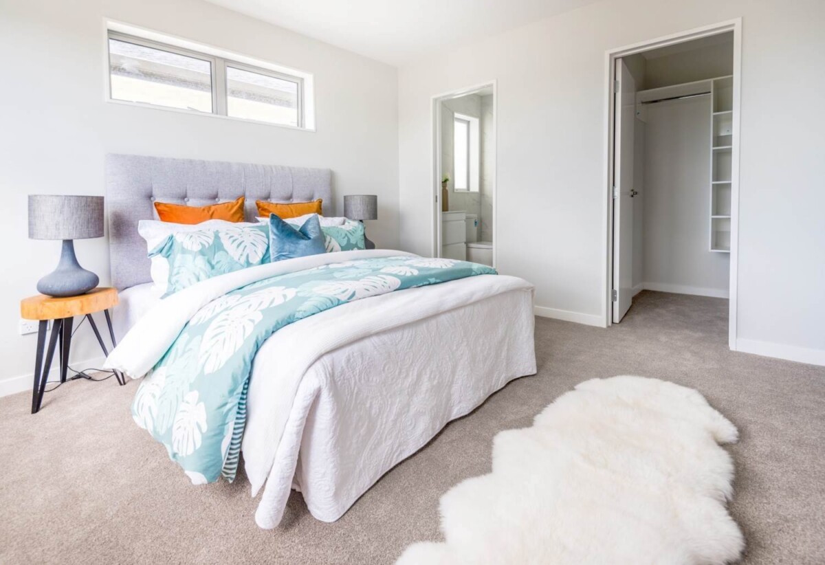 For rent, 4 beds 3 baths house with garage, available 5th March, 29B Corsair Crescent, Mangere, Auckland