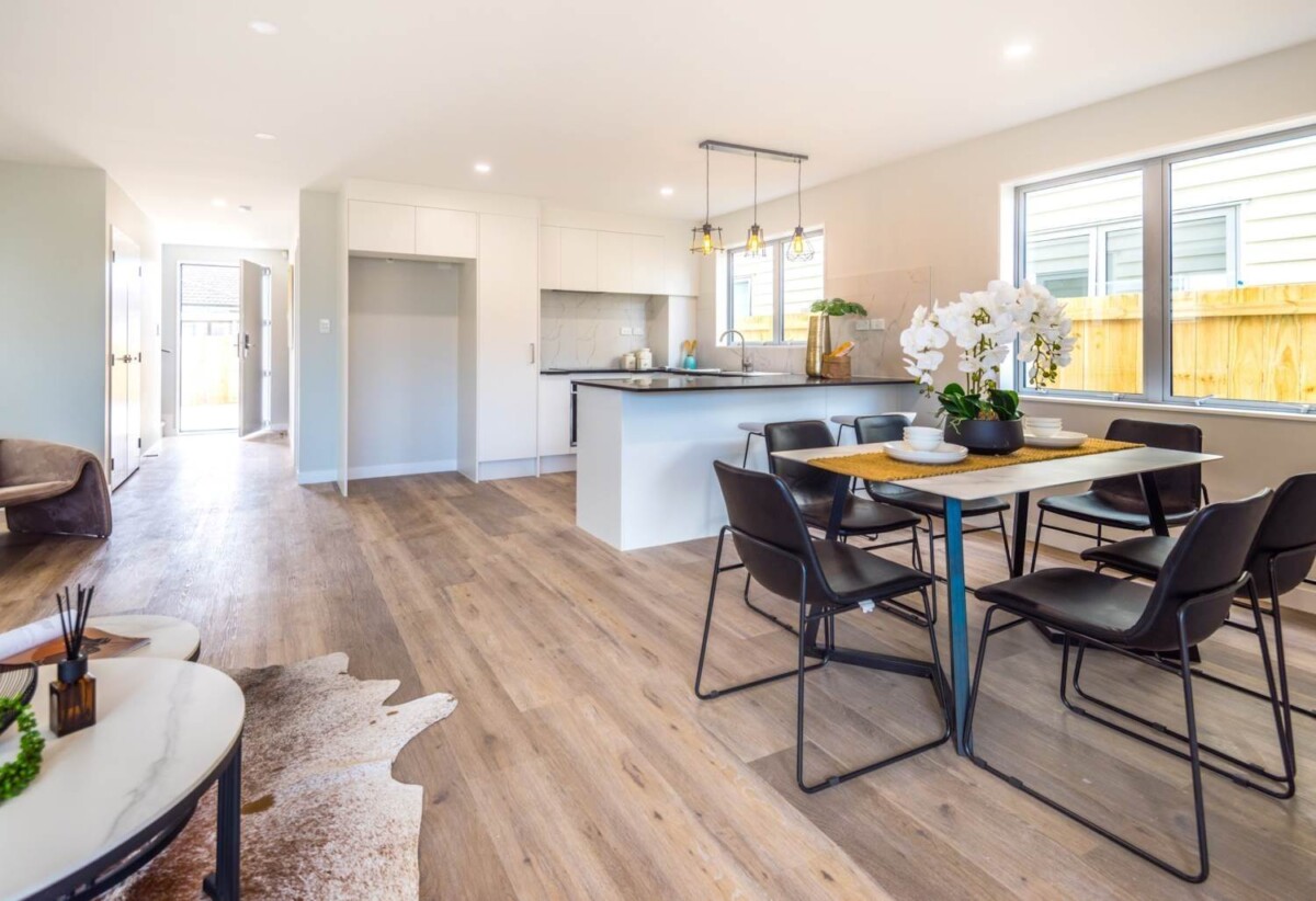 For rent, 4 beds 3 baths house with garage, available 5th March, 29B Corsair Crescent, Mangere, Auckland