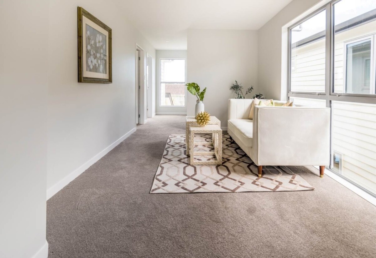 For rent, 4 beds 3 baths house with garage, available 5th March, 29B Corsair Crescent, Mangere, Auckland