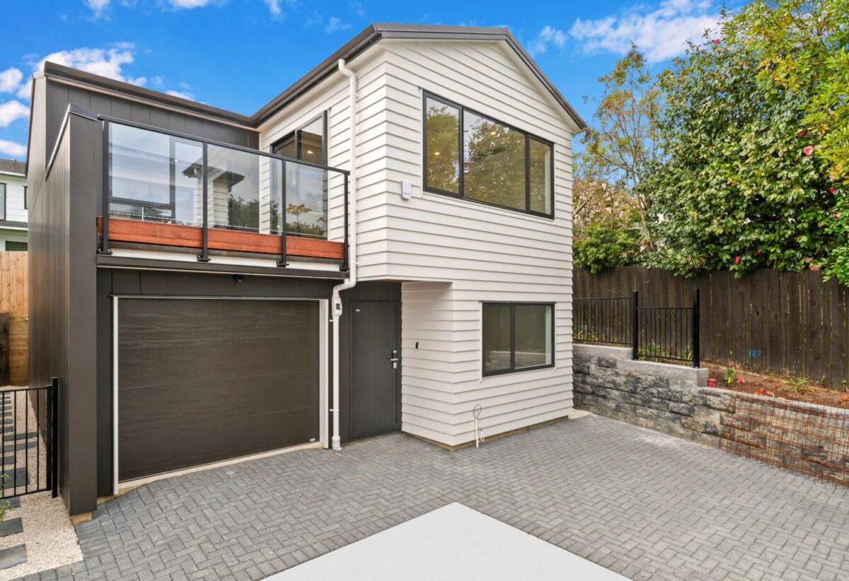 Rangitoto College zone, Brandnew standalone 3 beds + study 2.5 baths house with garage on 158m2 section, 1.1 km to Northcross Intermediate, 1.2 km to Pinehill School (Browns Bay), 1.5 km to Rangitoto College, Lot 3/2 Dianthus Place, Browns Bay, Auckland