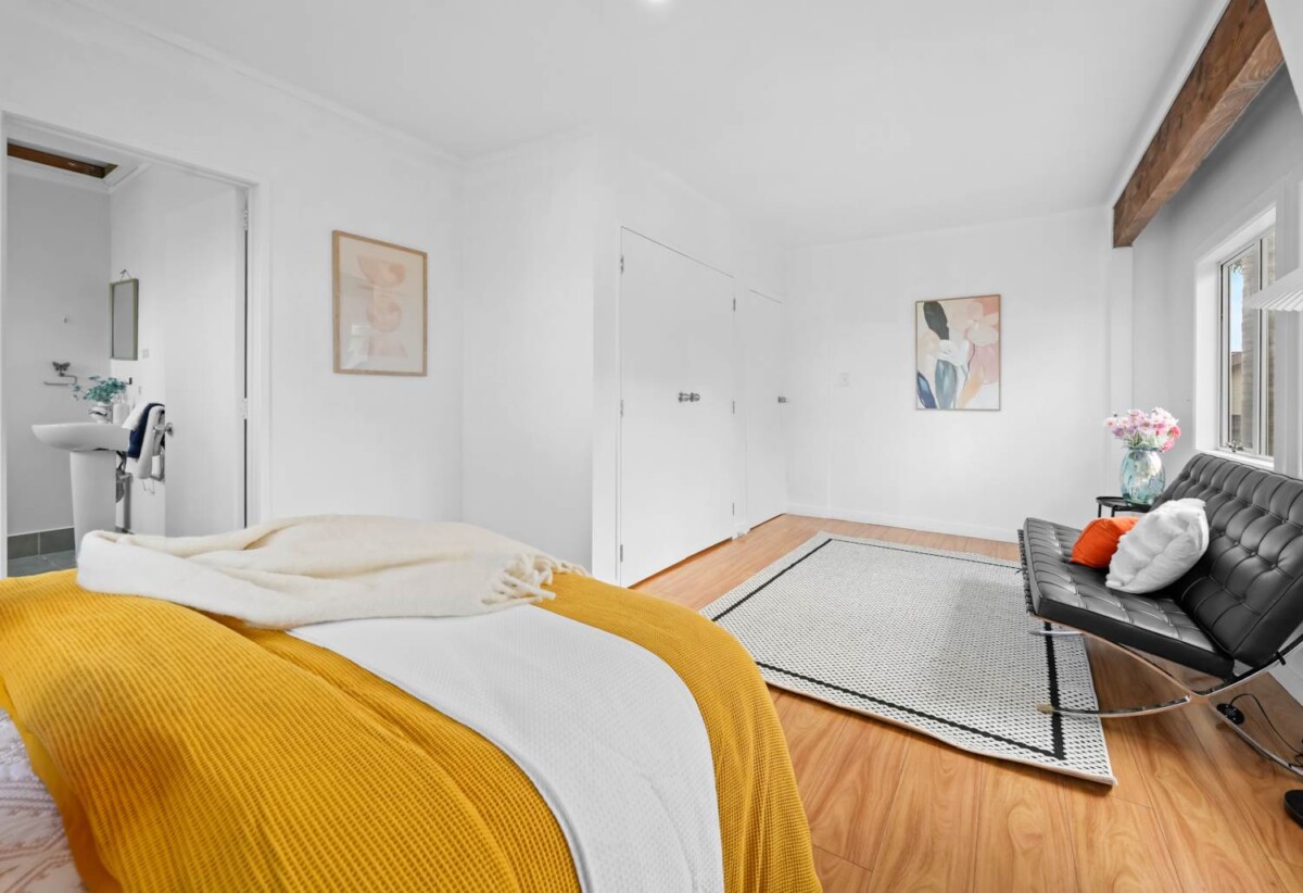 Macleans College zone, 4 beds + office room 2.5 baths house on 352m2 section, walks to school, beaches, 0.8 km to Bucklands Beach Primary School, 1.2 km to Bucklands Beach Intermediate, 1.3 km to Macleans College, 139 Bucklands Beach Road, Bucklands Beach, Auckland