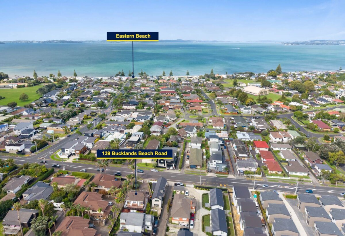 Macleans College zone, 4 beds + office room 2.5 baths house on 352m2 section, walks to school, beaches, 0.8 km to Bucklands Beach Primary School, 1.2 km to Bucklands Beach Intermediate, 1.3 km to Macleans College, 139 Bucklands Beach Road, Bucklands Beach, Auckland