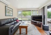 Brick and tile Home and Income on 675m² with RC, upstairs 3 beds 1 beds home, daownstairs 1bed + study 1 bath, double garage, with RC for 4 standalone homes, 0.4 km to Farm Cove Intermediate, 0.7 km to Wakaaranga School, 0.9 km to Sunny Hills School, 1.4 km to Pakuranga College, 201 Fisher Parade, Farm Cove, Auckland