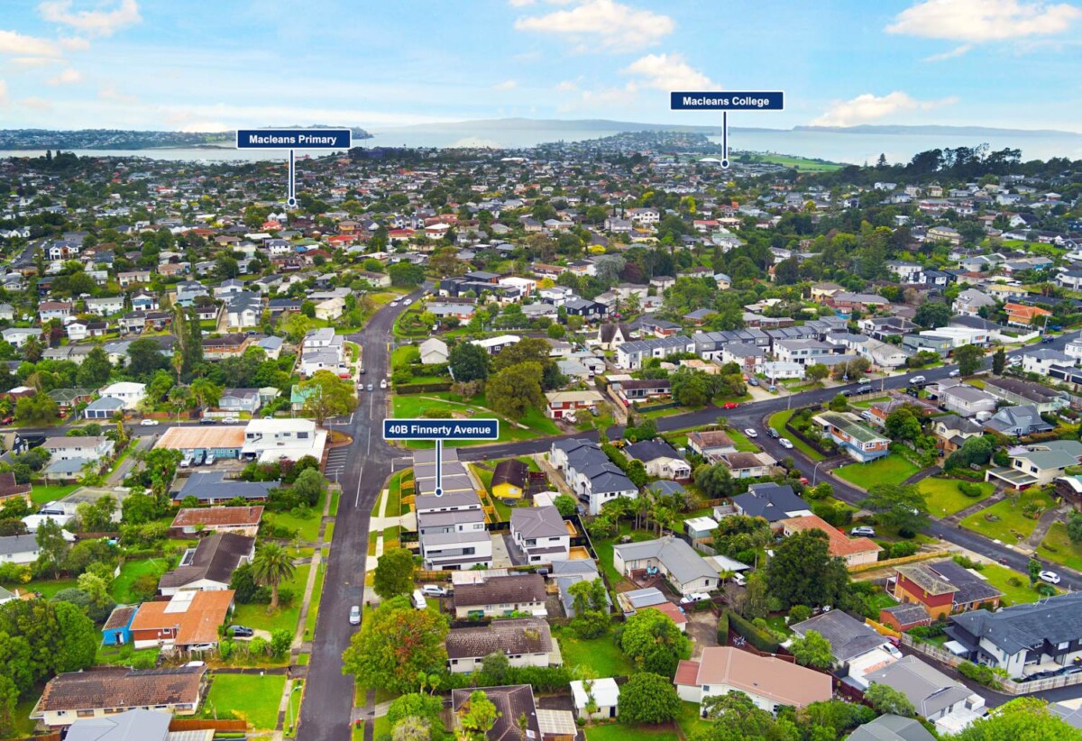 Brandnew standalone 4 beds 2.5 baths with garage and 5 beds 3 baths with garage, 0.4 km to Howick Primary School, 0.6 km to Howick Intermediate, 1.4 km to Pakuranga College, 40 A&B Finnerty Avenue, Howick, Auckland