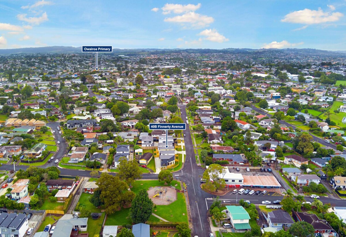 Brandnew standalone 4 beds 2.5 baths with garage and 5 beds 3 baths with garage, 0.4 km to Howick Primary School, 0.6 km to Howick Intermediate, 1.4 km to Pakuranga College, 40 A&B Finnerty Avenue, Howick, Auckland