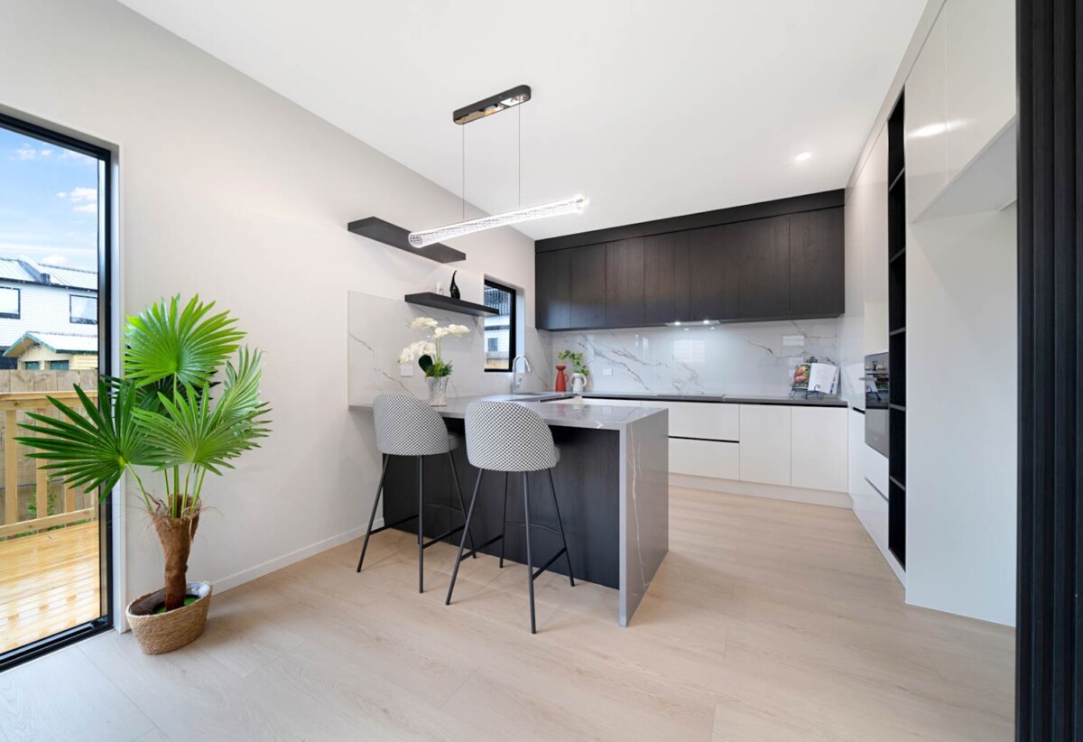 Brandnew standalone 4 beds 2.5 baths with garage and 5 beds 3 baths with garage, 0.4 km to Howick Primary School, 0.6 km to Howick Intermediate, 1.4 km to Pakuranga College, 40 A&B Finnerty Avenue, Howick, Auckland