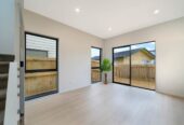 Brandnew standalone 5 beds 3 baths home with garage, 0.4 km to Howick Primary School, 0.6 km to Howick Intermediate, 1.4 km to Pakuranga College, 40B Finnerty Avenue, Howick, Auckland