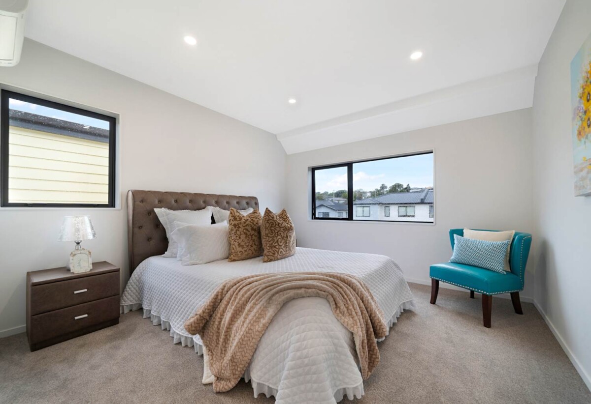 Brandnew standalone 4 beds 2.5 baths home with garage, 0.4 km to Howick Primary School, 0.6 km to Howick Intermediate, 1.4 km to Pakuranga College, 40A Finnerty Avenue, Howick, Auckland