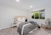 Located next to the iconic golf course, Renovated 6 beds 3 baths house with double garage on 800m2 section, 0.4 km to Albany Junior High School, 1.6 km to Albany School, 34 English Oak Drive, Albany, Auckland