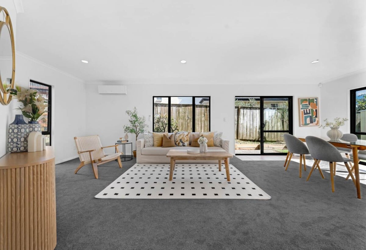 Renovated freehold 3 beds 2 baths house with double garage on 423m2 section, 0.4 km to Pakuranga Heights School, 0.6 km to Pakuranga Intermediate, 1.4 km to Edgewater College, 36A Greenhill Crescent, Pakuranga, Auckland