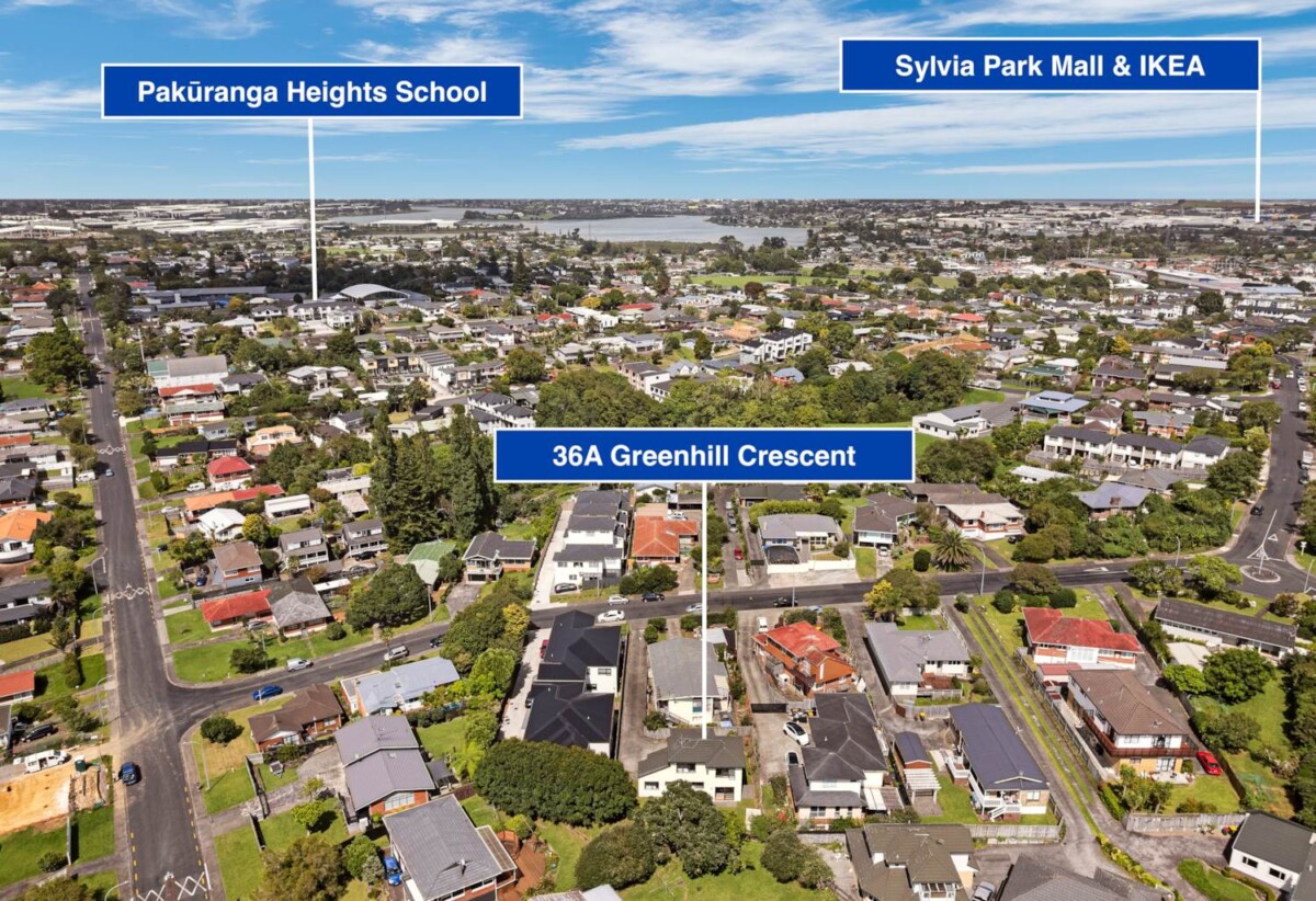 Renovated freehold 3 beds 2 baths house with double garage on 423m2 section, 0.4 km to Pakuranga Heights School, 0.6 km to Pakuranga Intermediate, 1.4 km to Edgewater College, 36A Greenhill Crescent, Pakuranga, Auckland