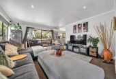 3 beds house with standalone double garage on 684m2 section, close to schools, scenic parks, shopping centres, 0.3 km to West Harbour School, 48 Fitzherbert Avenue, West Harbour, Auckland