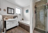 3 beds house with standalone double garage on 684m2 section, close to schools, scenic parks, shopping centres, 0.3 km to West Harbour School, 48 Fitzherbert Avenue, West Harbour, Auckland