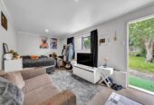 3 beds house with standalone double garage on 684m2 section, close to schools, scenic parks, shopping centres, 0.3 km to West Harbour School, 48 Fitzherbert Avenue, West Harbour, Auckland