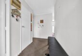 3 beds house with standalone double garage on 684m2 section, close to schools, scenic parks, shopping centres, 0.3 km to West Harbour School, 48 Fitzherbert Avenue, West Harbour, Auckland