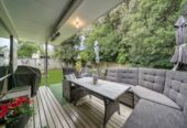 3 beds house with standalone double garage on 684m2 section, close to schools, scenic parks, shopping centres, 0.3 km to West Harbour School, 48 Fitzherbert Avenue, West Harbour, Auckland