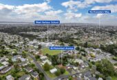 3 beds house with standalone double garage on 684m2 section, close to schools, scenic parks, shopping centres, 0.3 km to West Harbour School, 48 Fitzherbert Avenue, West Harbour, Auckland
