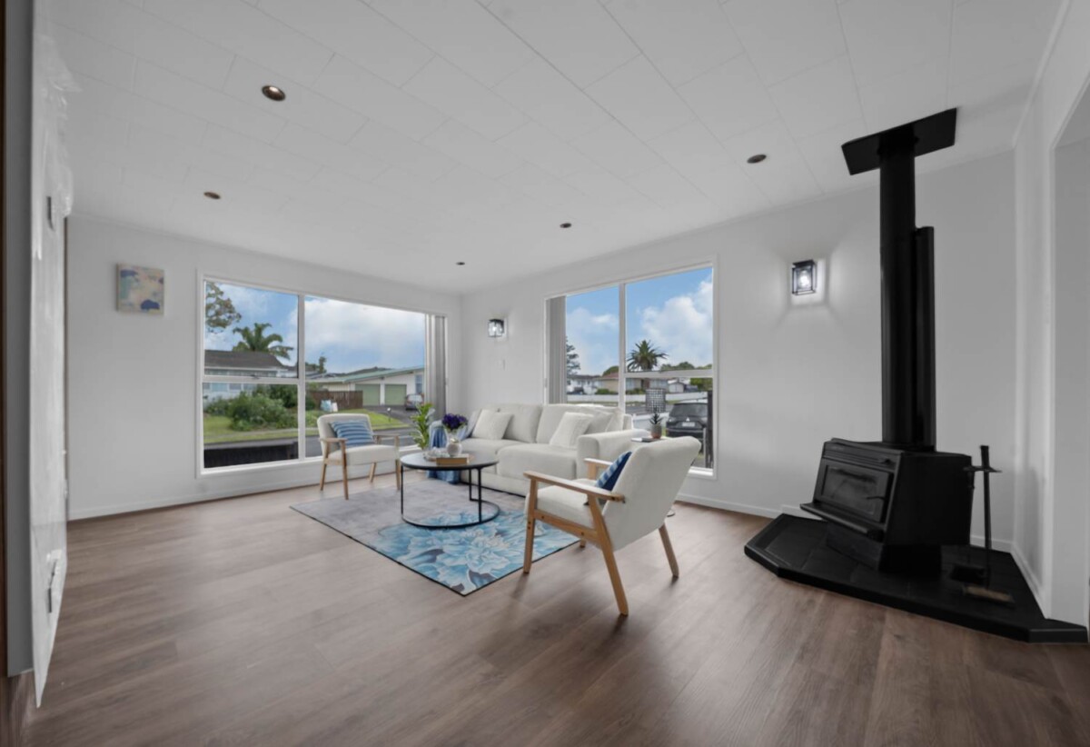 Renovated 4 beds 2 baths house with garage on 600m2 section, 0.7 km to Elm Park School, 1.8 km to Pakuranga College, 1.9 km to Farm Cove Intermediate, 38 Hope Farm Avenue, Pakuranga Heights, Auckland