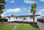 Renovated 4 beds 2 baths house with garage on 600m2 section, 0.7 km to Elm Park School, 1.8 km to Pakuranga College, 1.9 km to Farm Cove Intermediate, 38 Hope Farm Avenue, Pakuranga Heights, Auckland