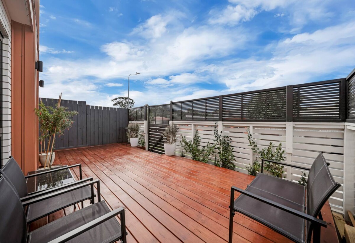 New CV has been updated to $660,000., standalone 2 beds 1.5 baths home with car park, 1.1 km to Papatoetoe West School and Papatoetoe Intermediate, 2.3 km to Papatoetoe High School, 1/11 McLean Avenue, Papatoetoe, Auckland
