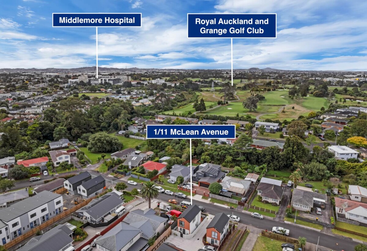 New CV has been updated to $660,000., standalone 2 beds 1.5 baths home with car park, 1.1 km to Papatoetoe West School and Papatoetoe Intermediate, 2.3 km to Papatoetoe High School, 1/11 McLean Avenue, Papatoetoe, Auckland
