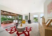 3 beds 2 baths house with garage and workshop on 736m2 section, 1 standalone space with 1 bath and lounge, 0.4 km to New Windsor School, 1.3 km to Lynfield College, 1.8 km to Blockhouse Bay Intermediate, 14 Pasteur Place, New Windsor, Auckland