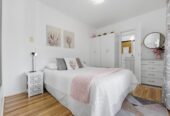 Brick and tile 3 beds 2.5 baths house on 1/2 share of 1,012m² section, A standout feature is the consented hair salon space with Certificate of Compliance, complete with its own bathroom, separate entrance and driveway access, close to schools, shops, beach, 61 Wellington Street, Howick, Auckland