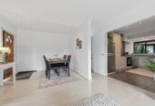 Brick and tile 3 beds 2.5 baths house on 1/2 share of 1,012m² section, A standout feature is the consented hair salon space with Certificate of Compliance, complete with its own bathroom, separate entrance and driveway access, close to schools, shops, beach, 61 Wellington Street, Howick, Auckland