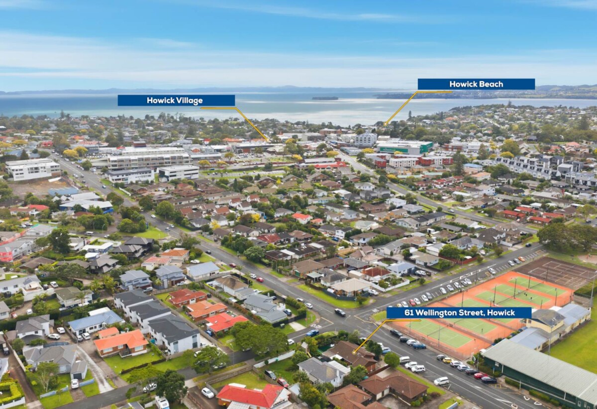 Brick and tile 3 beds 2.5 baths house on 1/2 share of 1,012m² section, A standout feature is the consented hair salon space with Certificate of Compliance, complete with its own bathroom, separate entrance and driveway access, close to schools, shops, beach, 61 Wellington Street, Howick, Auckland