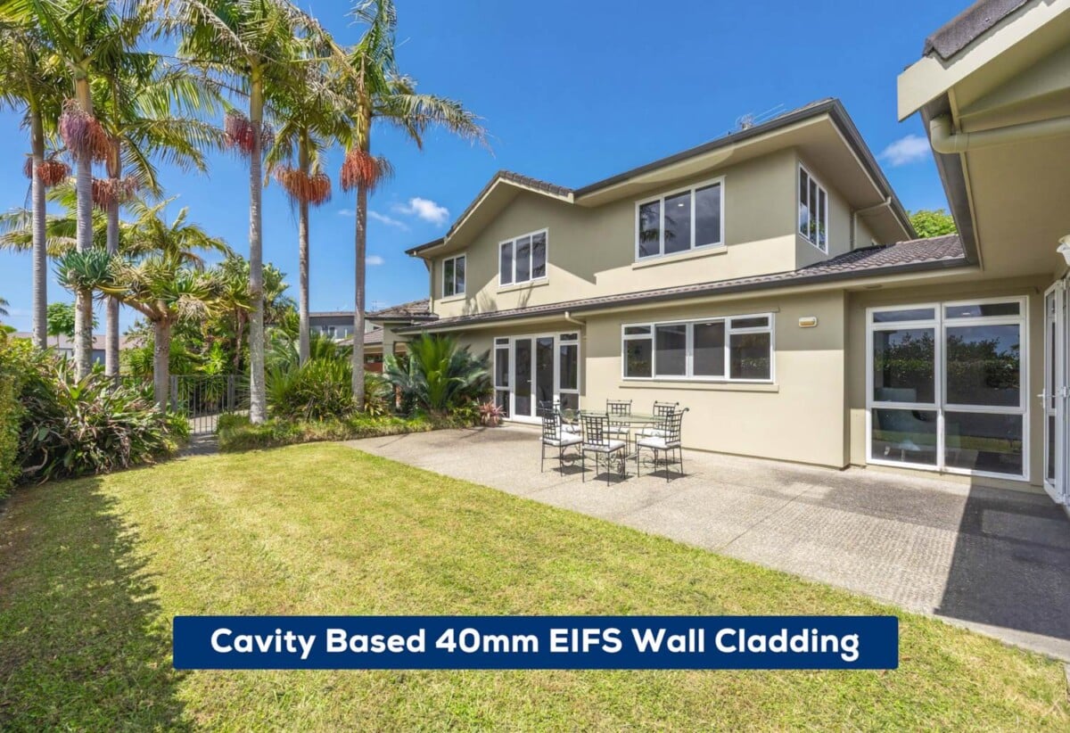 Located next to the iconic golf course, Renovated 6 beds 3 baths house with double garage on 800m2 section, 0.4 km to Albany Junior High School, 1.6 km to Albany School, 34 English Oak Drive, Albany, Auckland