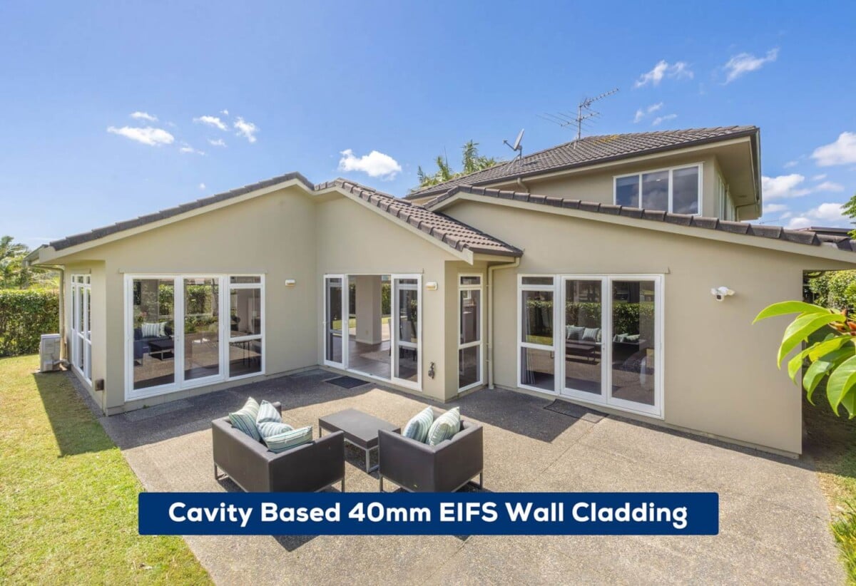 Located next to the iconic golf course, Renovated 6 beds 3 baths house with double garage on 800m2 section, 0.4 km to Albany Junior High School, 1.6 km to Albany School, 34 English Oak Drive, Albany, Auckland