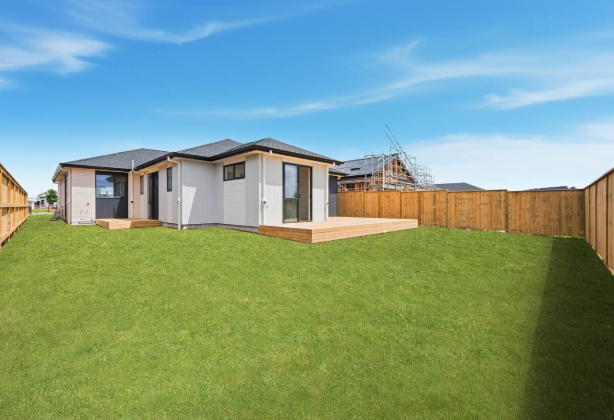 Brandnew 4 beds 2.5 baths house with double garage, deck and backyard on 500m2 section, 1.1 km to Clevedon School, 8 Kakano Street, Clevedon, Auckland