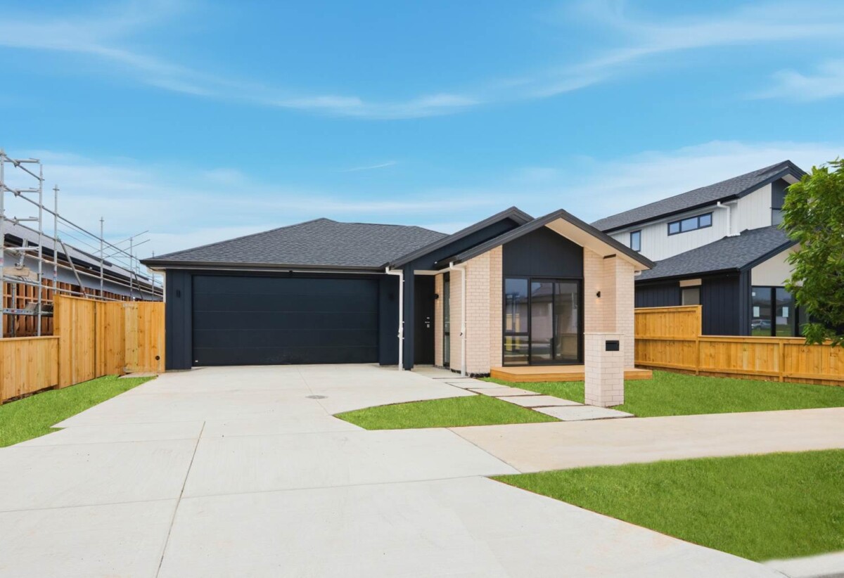 Brandnew 4 beds 2.5 baths house with double garage, deck and backyard on 500m2 section, 1.1 km to Clevedon School, 8 Kakano Street, Clevedon, Auckland