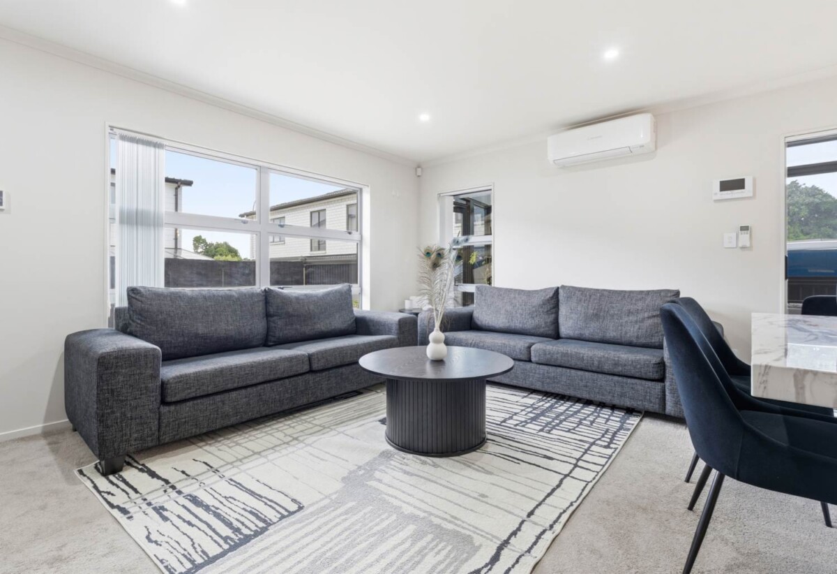 Standalone 5 beds 3 baths home with garage on 229m2 section, 0.9 km to Papatoetoe Intermediate, 1.3 km to Papatoetoe West School, 1.6 km to Papatoetoe High School, 267D Shirley Road, Papatoetoe, Auckland