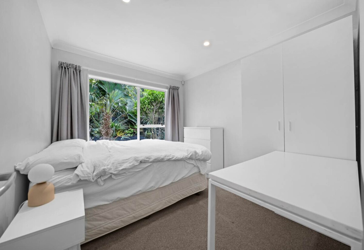 Auckland Girls’ Grammar School and Mt Albert Grammar School zone, standalone fully fenced 3 beds 2 baths house with garage, 0.2 km to Maungawhau School, 1.3 km to Auckland Normal Intermediate, 2.9 km to Mt Albert Grammar School, 4.1 km to Auckland Girls’ Grammar School, 29A Marsden Avenue, Mt Eden, Auckland