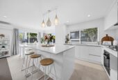 Auckland Girls’ Grammar School and Mt Albert Grammar School zone, standalone fully fenced 3 beds 2 baths house with garage, 0.2 km to Maungawhau School, 1.3 km to Auckland Normal Intermediate, 2.9 km to Mt Albert Grammar School, 4.1 km to Auckland Girls’ Grammar School, 29A Marsden Avenue, Mt Eden, Auckland