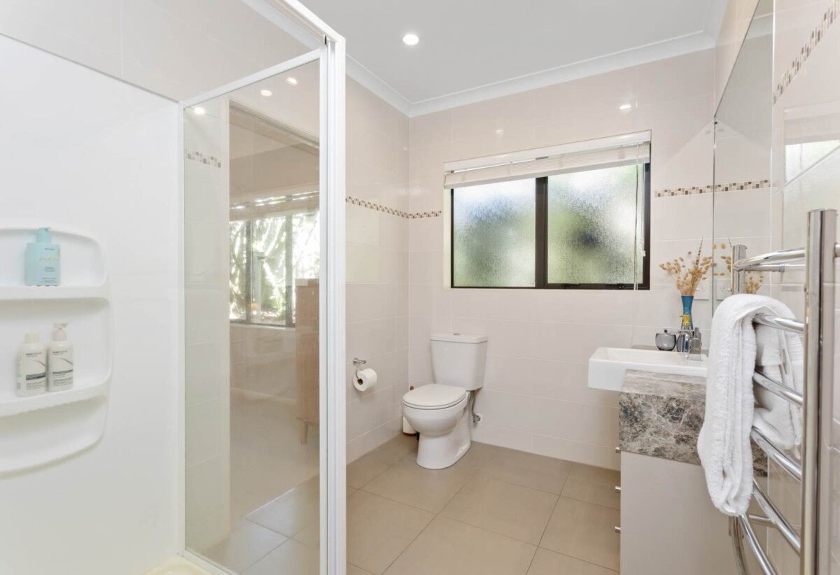 5 beds 3 baths house with triple garage on 809m2 flat section, backing directly onto a peaceful reserve, close to schools, reserves, Albany Mall, motorway access, 0.5 km to Albany Junior High School, 1.1 km to Upper Harbour Primary School, 2.5 km to Albany Senior High School, 44 Laurel Oak Drive, Albany, Auckland