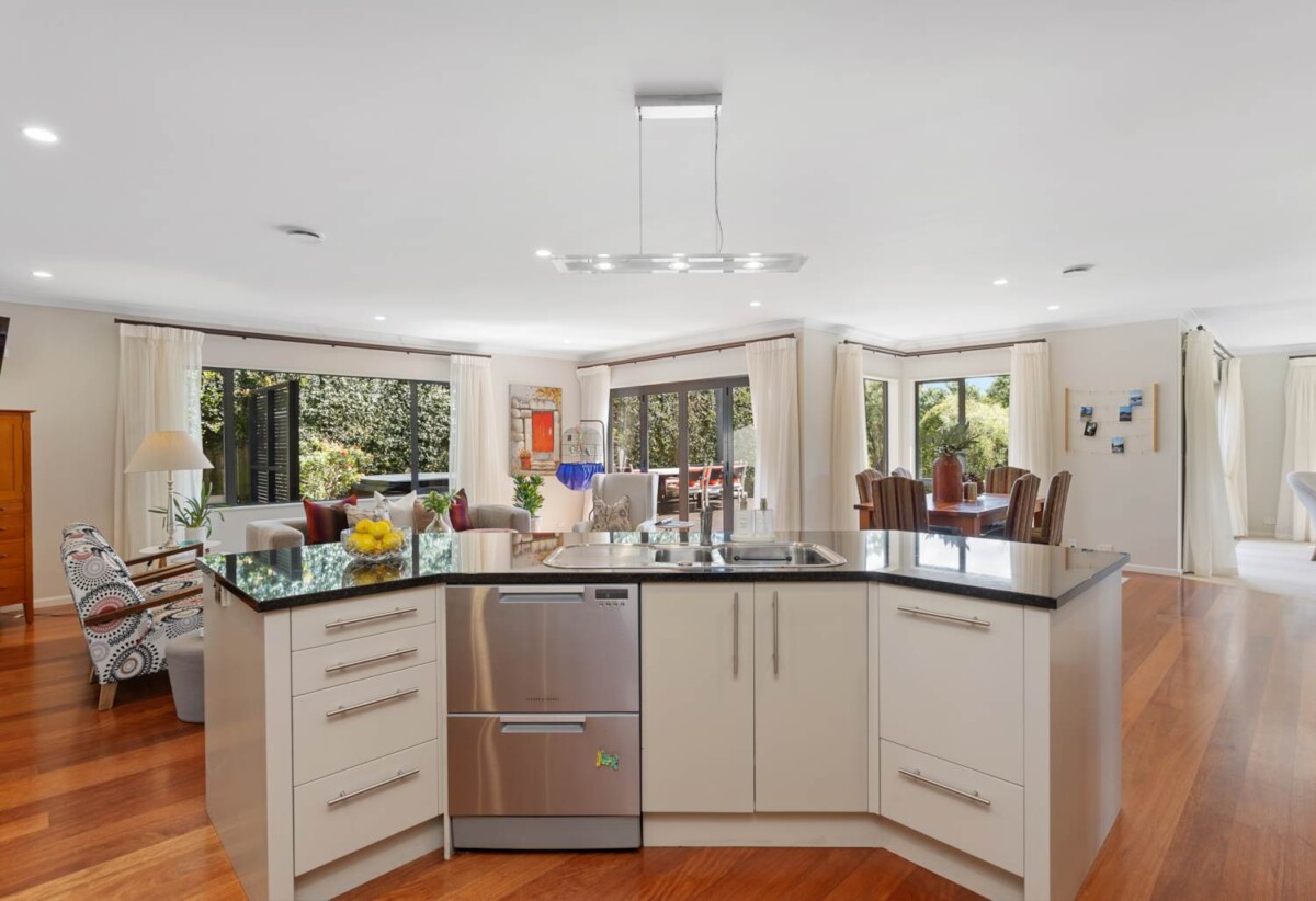 5 beds 3 baths house with triple garage on 809m2 flat section, backing directly onto a peaceful reserve, close to schools, reserves, Albany Mall, motorway access, 0.5 km to Albany Junior High School, 1.1 km to Upper Harbour Primary School, 2.5 km to Albany Senior High School, 44 Laurel Oak Drive, Albany, Auckland
