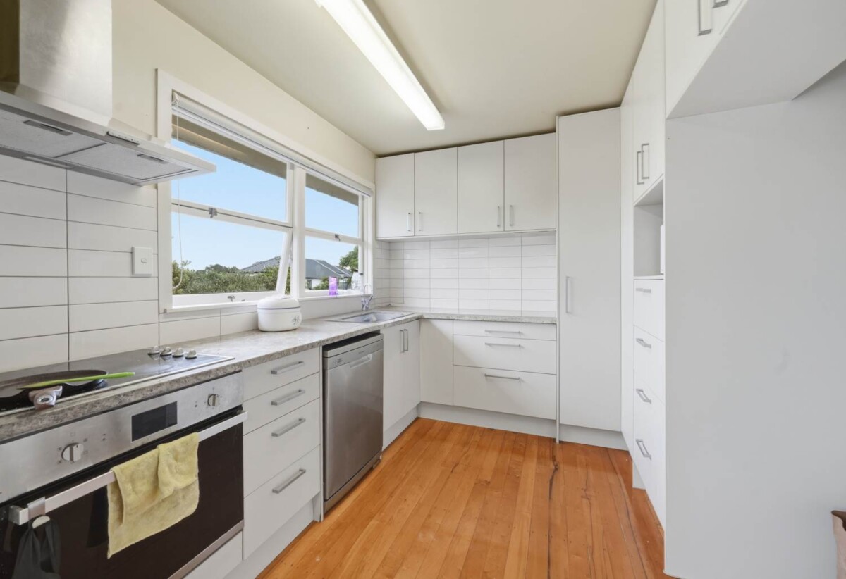 Double Westlake school zone, Zoned Residential Mixed Housing Urban, 5 beds 2 baths house with garage on 807m2 section, 0.6 km to Wairau Intermediate School, 1 km to Sunnynook School, 1.1 km to Campbells Bay School, 2 km to Westlake Boys’ High School, 2.5 km to Westlake Girls’ High School, 234 Forrest Hill Road, Forrest Hill, Auckland