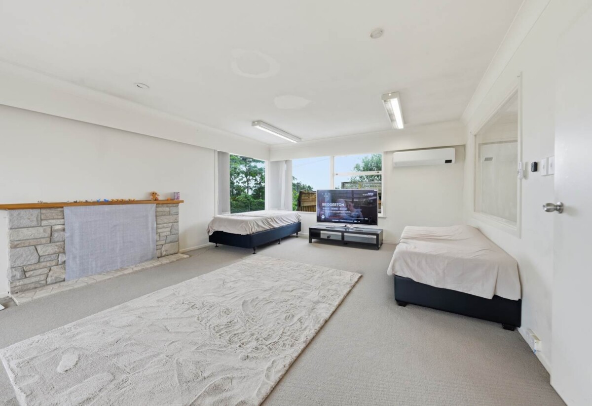 Double Westlake school zone, Zoned Residential Mixed Housing Urban, 5 beds 2 baths house with garage on 807m2 section, 0.6 km to Wairau Intermediate School, 1 km to Sunnynook School, 1.1 km to Campbells Bay School, 2 km to Westlake Boys’ High School, 2.5 km to Westlake Girls’ High School, 234 Forrest Hill Road, Forrest Hill, Auckland