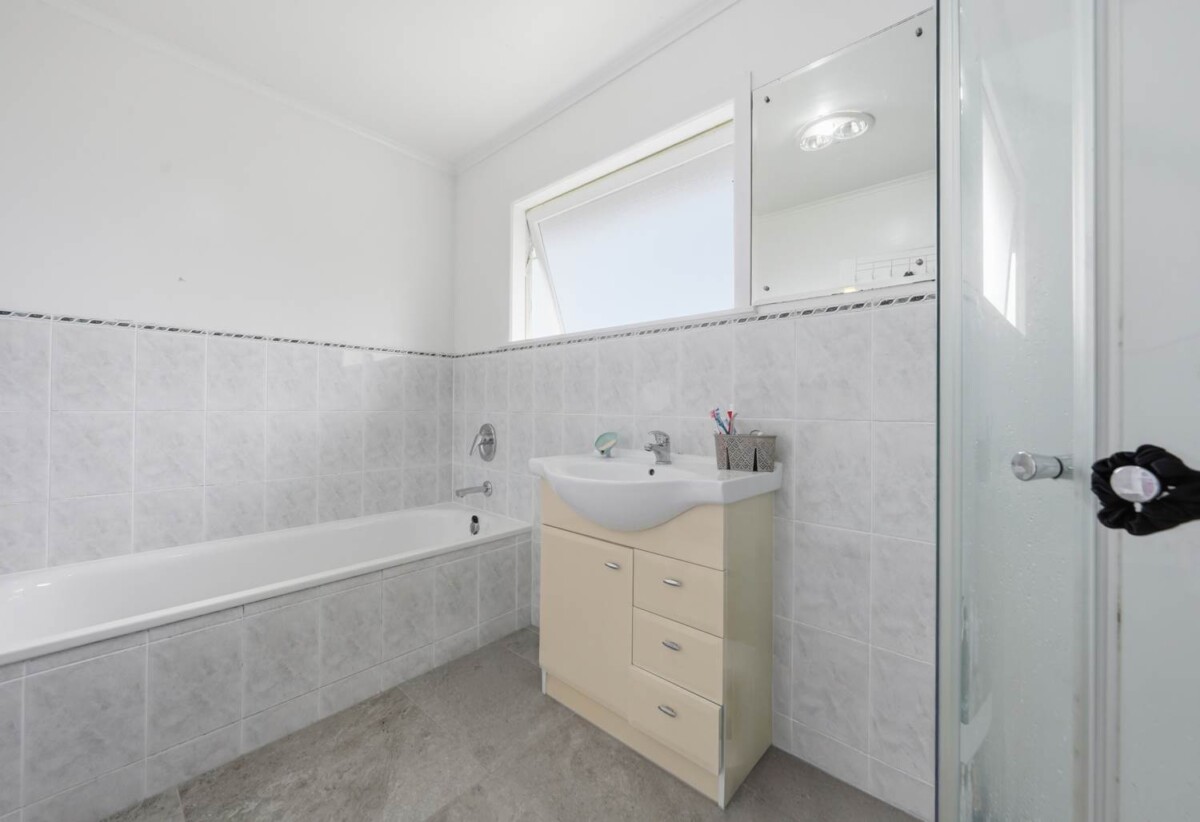 Double Westlake school zone, Zoned Residential Mixed Housing Urban, 5 beds 2 baths house with garage on 807m2 section, 0.6 km to Wairau Intermediate School, 1 km to Sunnynook School, 1.1 km to Campbells Bay School, 2 km to Westlake Boys’ High School, 2.5 km to Westlake Girls’ High School, 234 Forrest Hill Road, Forrest Hill, Auckland