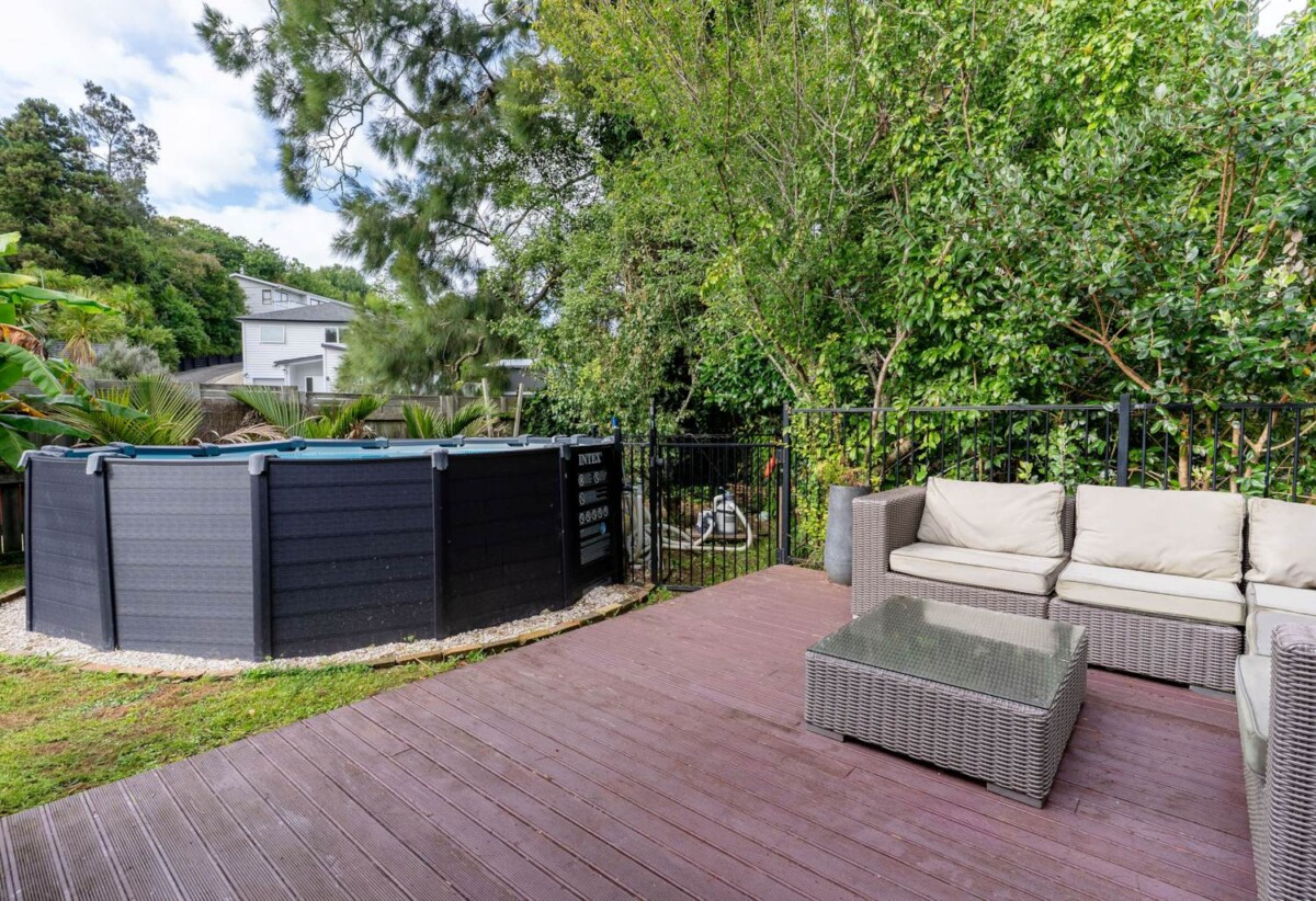 3 beds + sleepout (or 4th bed) 1 bath house with double garage on 1063m2 section, 0.7 km to Long Bay College and Long Bay School, 2.3 km to Northcross Intermediate, 9 Awaruku Road, Torbay, Auckland